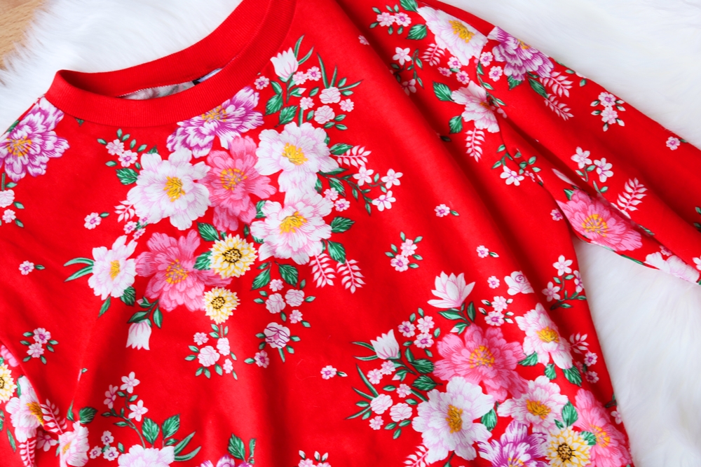 h&m rode sweater met bloemen