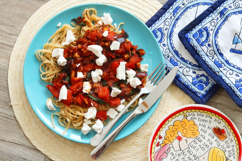 recept pasta met aubergine en geitenkaas