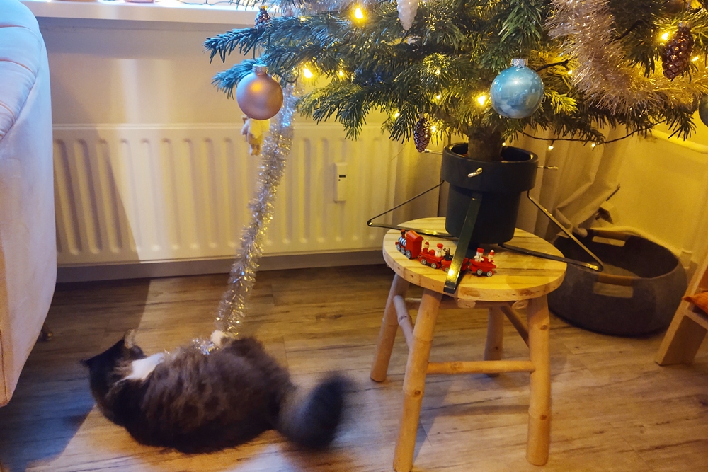 pippa met kerstboom